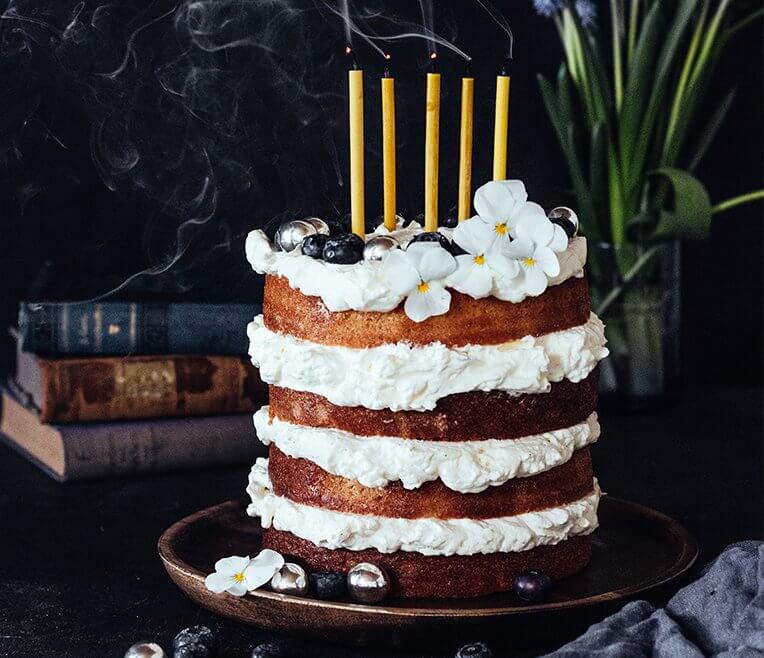 Recipe »Vanilla Layer Cake with Elderflower-Mascarpone Frosting«