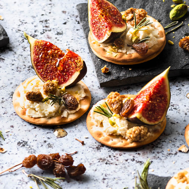 Recipe: »Cheese and fig canape«