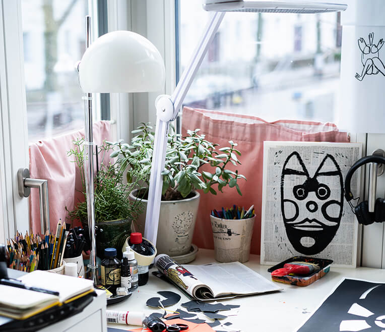 »Desk to Success« with artist Bernadette Schweihoff