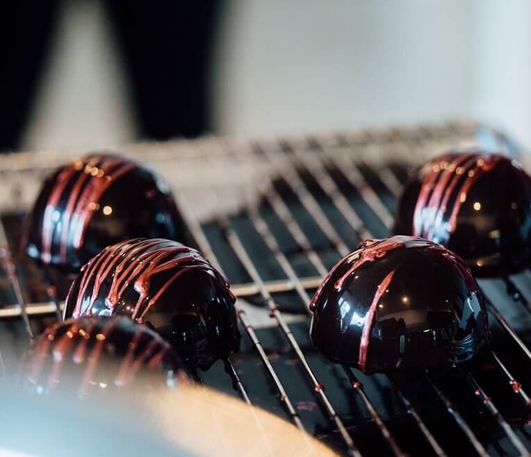 Recipes Mirror Glazed Cupcakes