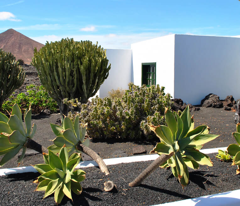 Lanzarote – The Hero And Its Buildings