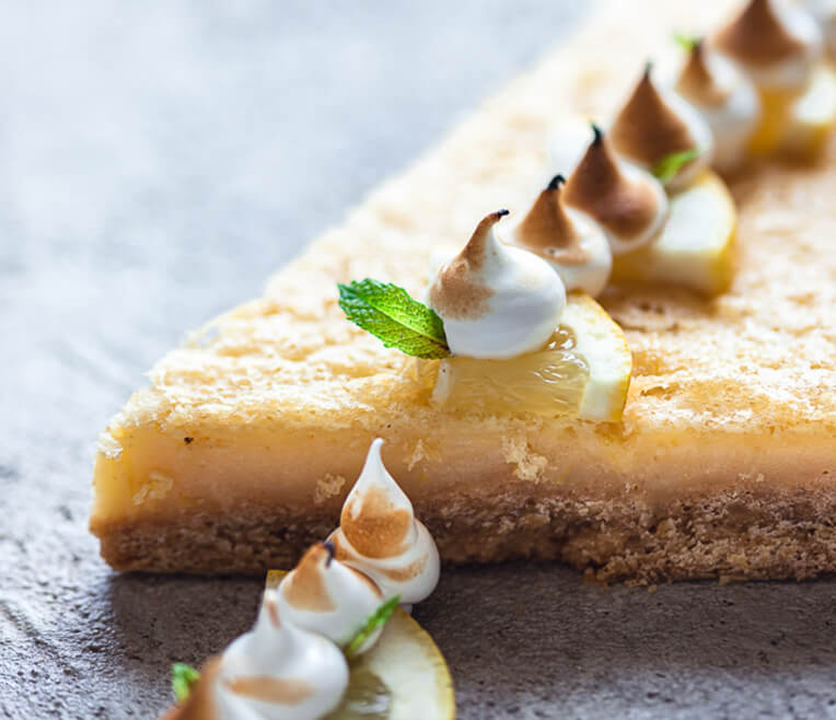 Deconstructivism – Bauhaus Desserts