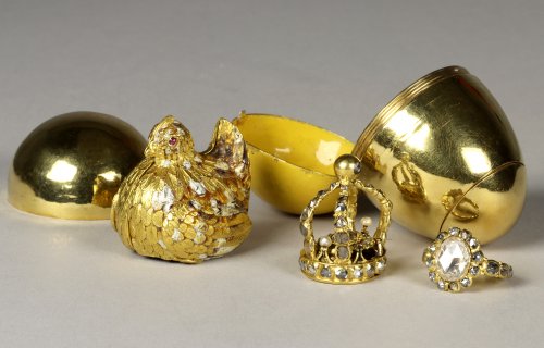 Das „Goldene Ei“ August des Starken kehrt nach Jahren in das „Grüne Gewölbe“ der Staatlichen Kunstsammlungen Dresden zurück.