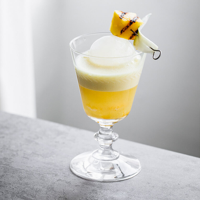 Summer Drink Cocktail Recipe »Golden Milk Pina Colada«