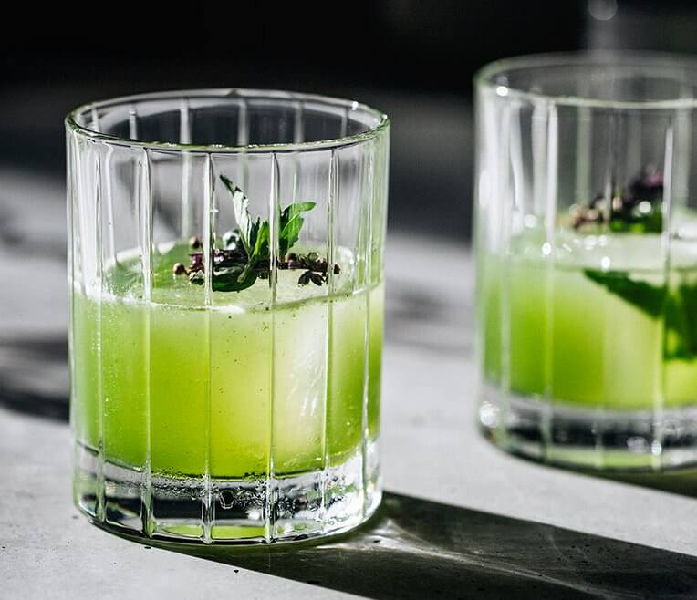 Summer Drink Recipe »Thai Basil Smash«