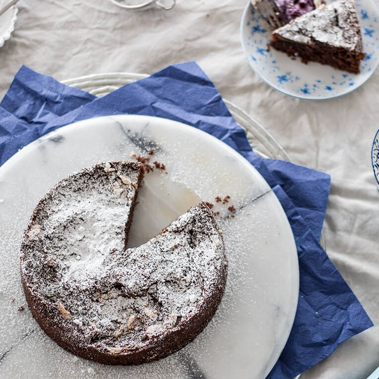 Recipe for Christmas spice chocolate cake