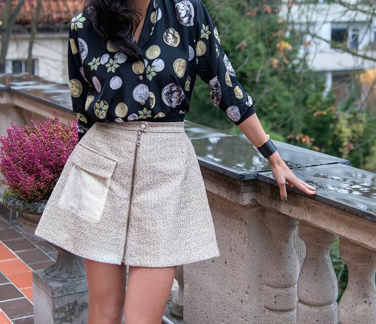 16/5 Gold mini skirt