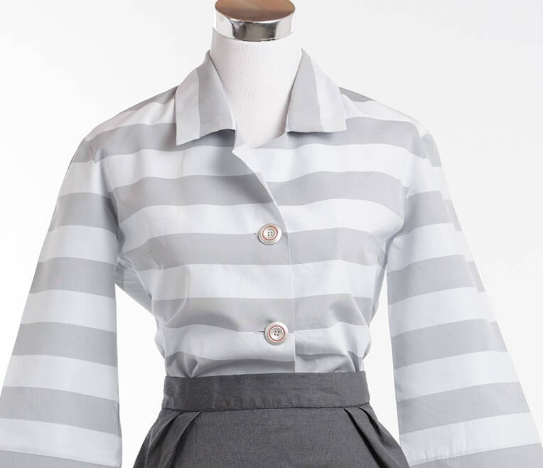 17/1 Blouse with bold horizontal stripes