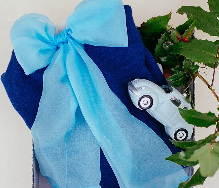 DIY Kollektion Weihnachtsgeschenke: „Schleifen-Pullover“